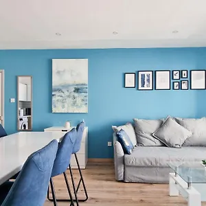 https://modern-retreat-2br-stylish-apt-with-comfy-rooms-smart.larnacahotels.org