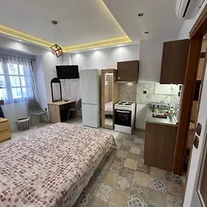 https://ano-poli-studios-1.hotelschalkidiki.net